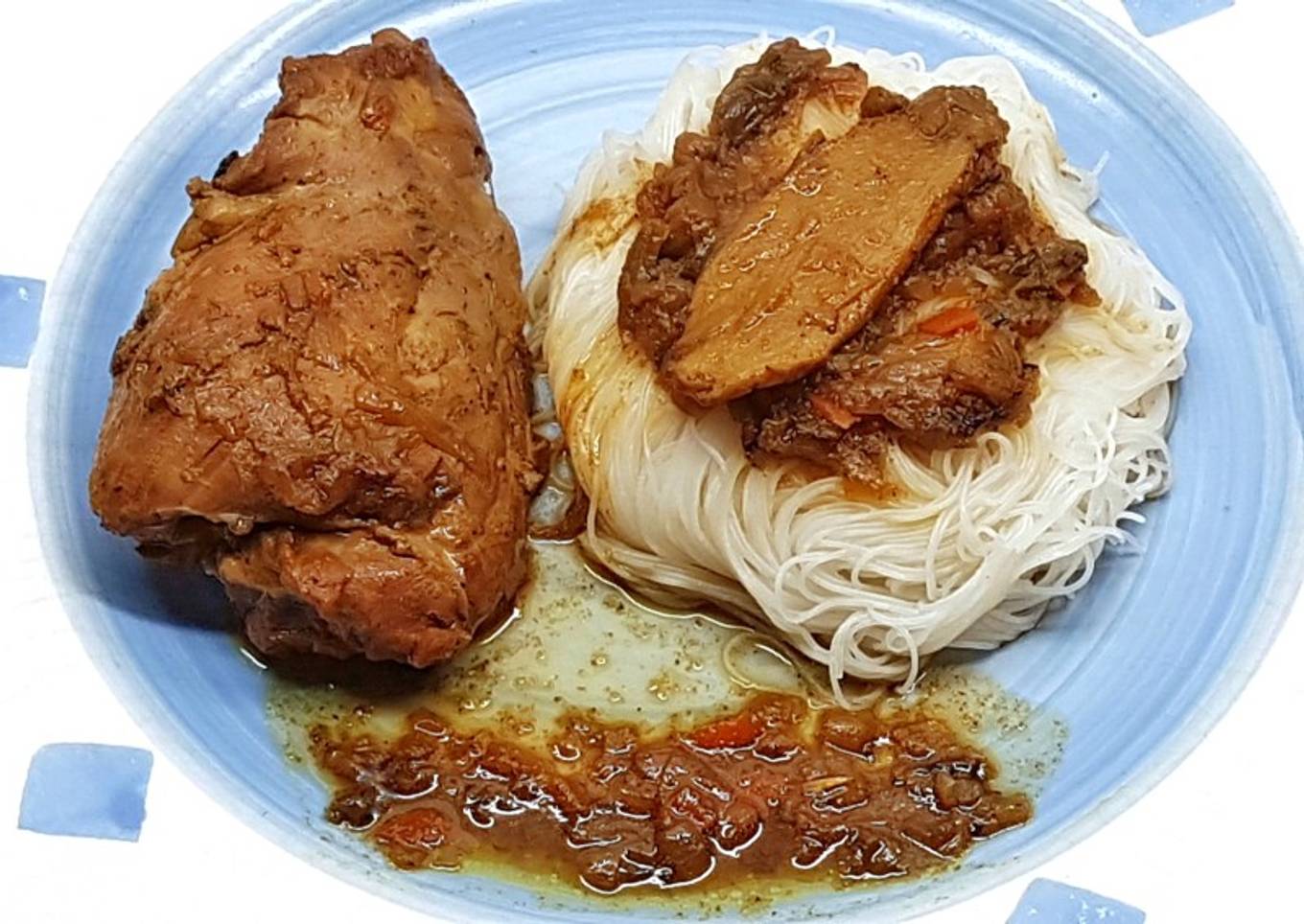 Tajine de Pollo con raíz de Jengibre y Cebolla fresca al Curry