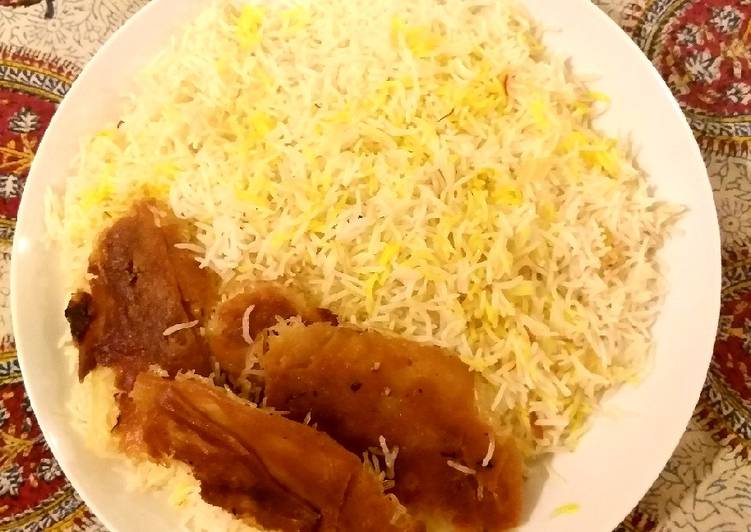 Chelo with crispy tahdig(persian steamed white rice)