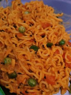 मसाला मैगी (masala maggi recipe in Hindi) रेसिपी मुख्य फोटो