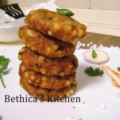 A picture of Sabudana Vada.