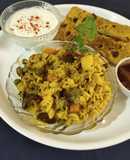 Masala bhat and masala bhakhri