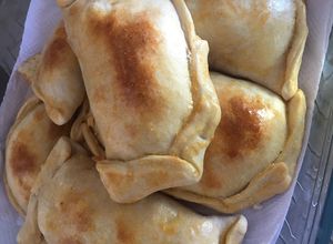 Una foto de Empanadas Camarón Queso al Horno