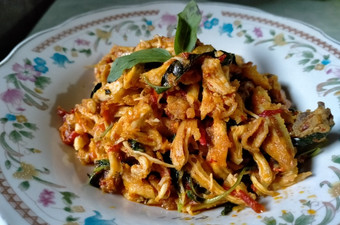 Anti Ribet, Bikin Ayam Suwir Pedas Bumbu Kemangi Irit Untuk Jualan