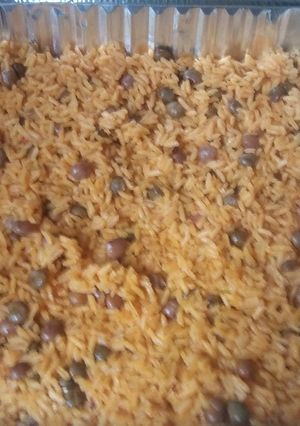 A picture of Rice and gandules.