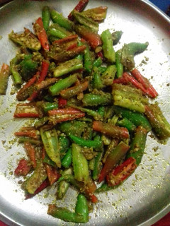 A picture of Green chilli pickle.