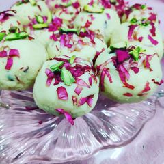 A picture of Rose ladoos.