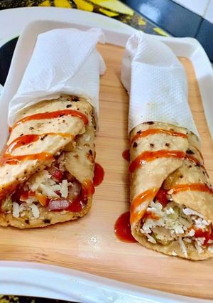 A picture of Veg paneer salad Frankie.
