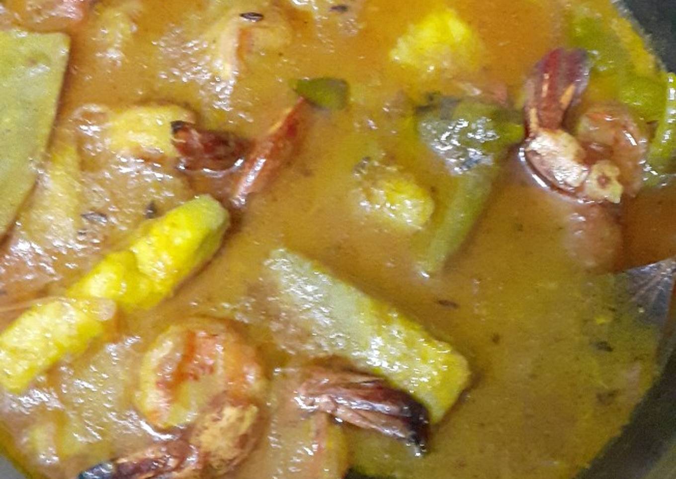 Topiocar curry with chingri