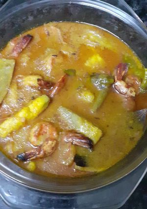 A picture of Topiocar curry with chingri.