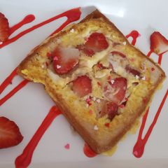 A picture of Strawberry french toast.