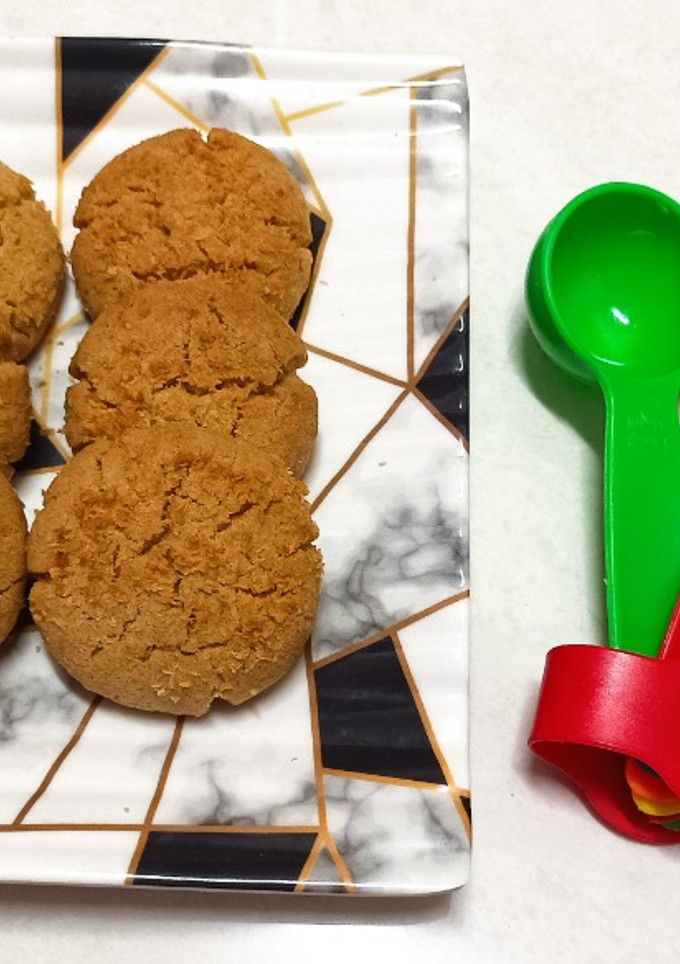 வீட் கோகனட் குக்கீஸ்(wheat coconut cookies recipe in tamil) செய்முறை முக்கிய புகைப்படம்