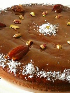 صورة لوصفة كيكة التمر بصوص التوفي