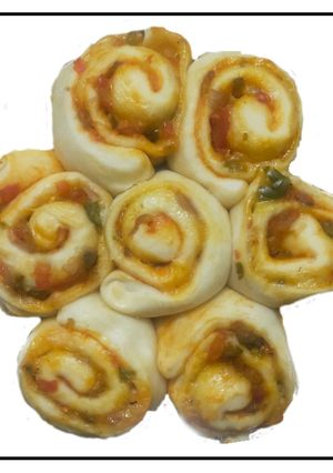பீட்சா ரோல் (Pizza roll recipe in tamil) செய்முறை முக்கிய புகைப்படம்
