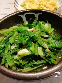 蒜香a菜{簡單料理} 的食譜成品照片