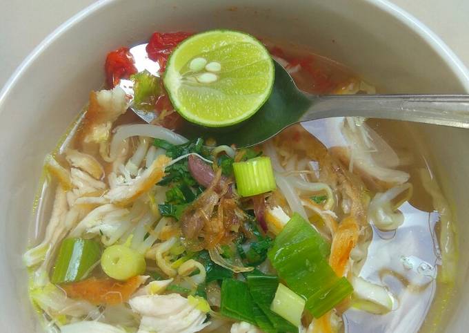 Soto ayam kuah bening