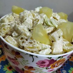Apple & pineapple salad A picture of Apple & pineapple salad.