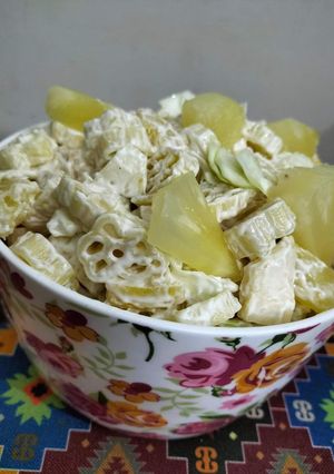 A picture of Apple & pineapple salad.