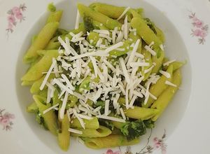 Foto di Penne con Crema di Piselli, Taccole e Menta