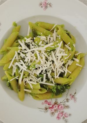 Foto di Penne con Crema di Piselli, Taccole e Menta