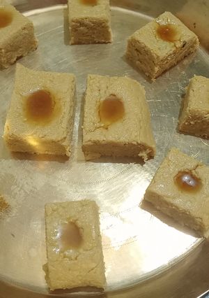 নলেন গুড়ের মাখা সন্দেশ (Nolen gurer makha sandesh recipe in Bengali) রেসিপির প্রধান ছবি