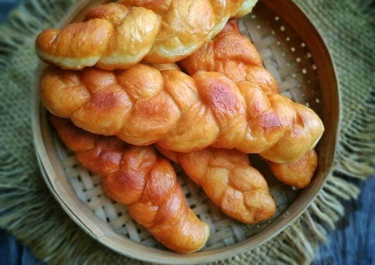 Resep Korean Twisted Donuts yang Enak Banget