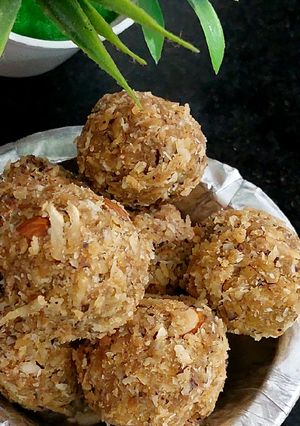 A picture of Nariyal gur laddu.