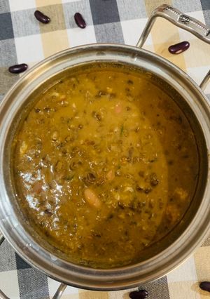 A picture of Dal Makhani.