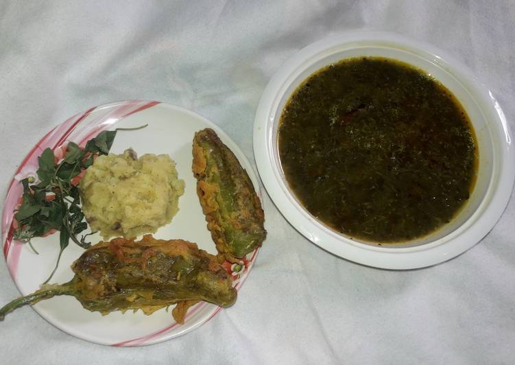 Recipe of Quick Bathua bhaji with mirchi ke pakore