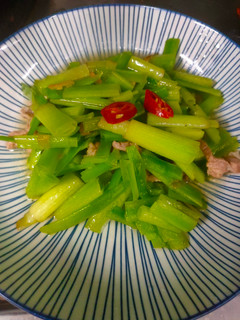 碧玉筍炒肉絲 的食譜成品照片