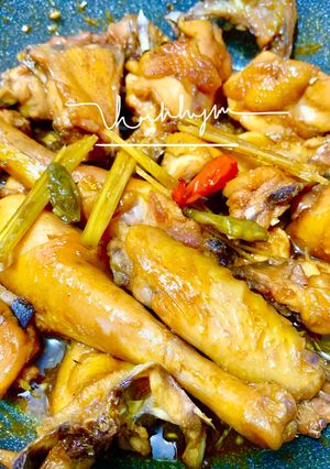 Hình của món Gà Kho Sả Ớt.