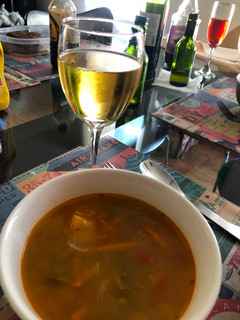 Una foto de Sopa fácil de mariscos