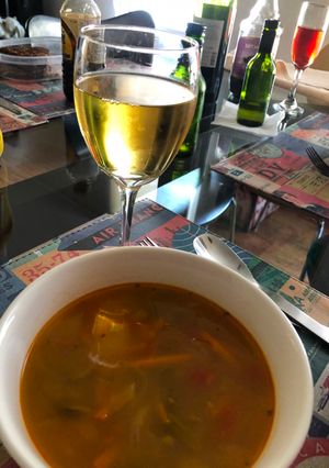 Una foto de Sopa fácil de mariscos