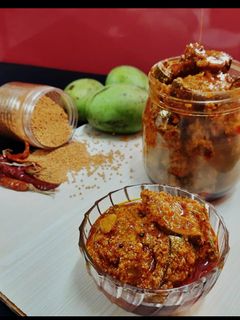 आम का अचार (Aam Ka achar recipe in Hindi) रेसिपी मुख्य फोटो