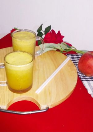 A picture of Turmeric Ginger and Apple Smoothie.