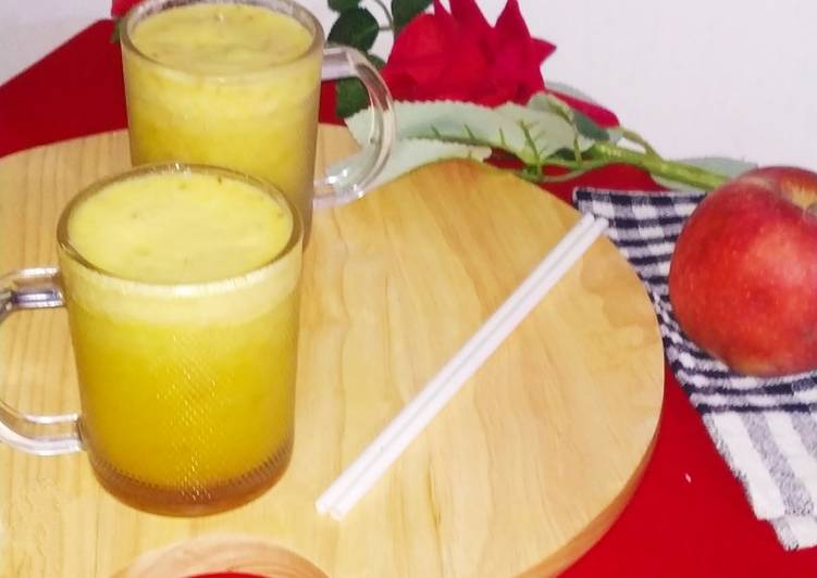 Steps to Make Super Quick Homemade Turmeric Ginger and Apple Smoothie