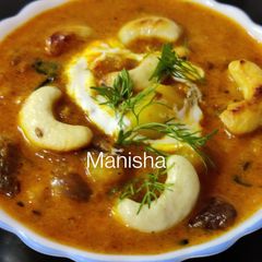 A picture of Shahi Kaju Aloo Curry.