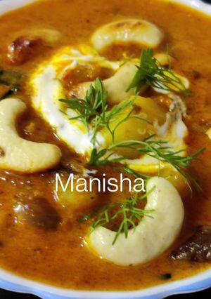 A picture of Shahi Kaju Aloo Curry.