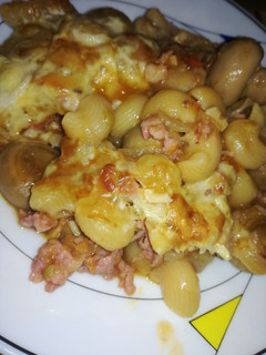Una foto de Macarrones con chorizo criollo y champiñones