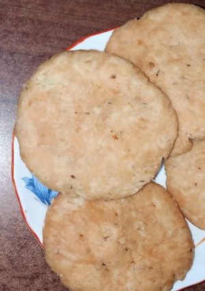 खस्ता मठरी (khasta mathri recipe in Hindi) रेसिपी मुख्य फोटो