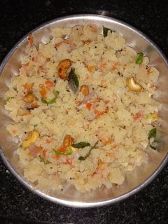 ઉપમા(Upma Recipe in Gujarati) રેસીપી મુખ્ય ફોટો