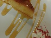 Una foto de queso crema budín