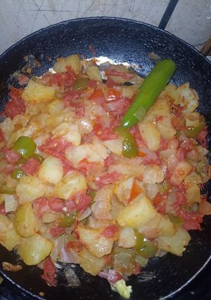Una foto de Papas guisadas a la mexicana 🥔🇲🇽