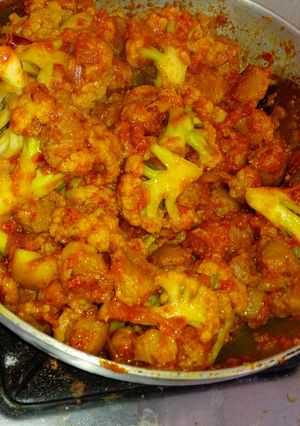 A picture of Gobi soya curry.