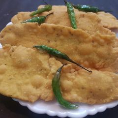 Fafda recipe | how to make gujarati fafda A picture of Fafda recipe | how to make gujarati fafda.