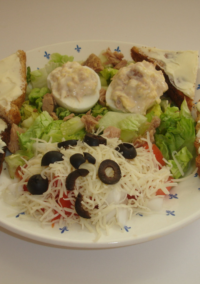 Una foto de Ensalada beig claro