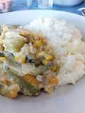 Rajas con elotes y arroz con queso y crema