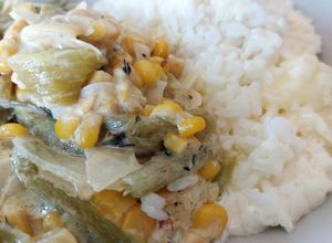 Foto principal de Rajas con elotes y arroz con queso y crema