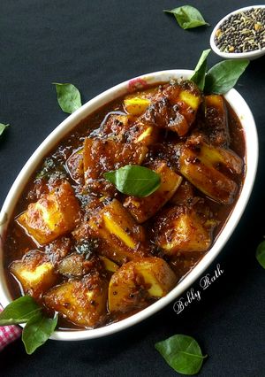 A picture of Amba Khatta (traditional odia style instant raw mango pickle).