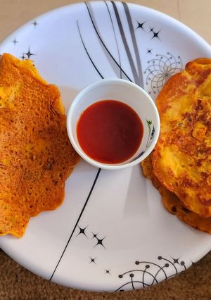 A picture of Carrot besan chilla.
