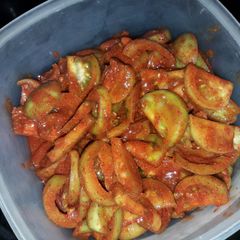 A picture of Raw tomato pickel.